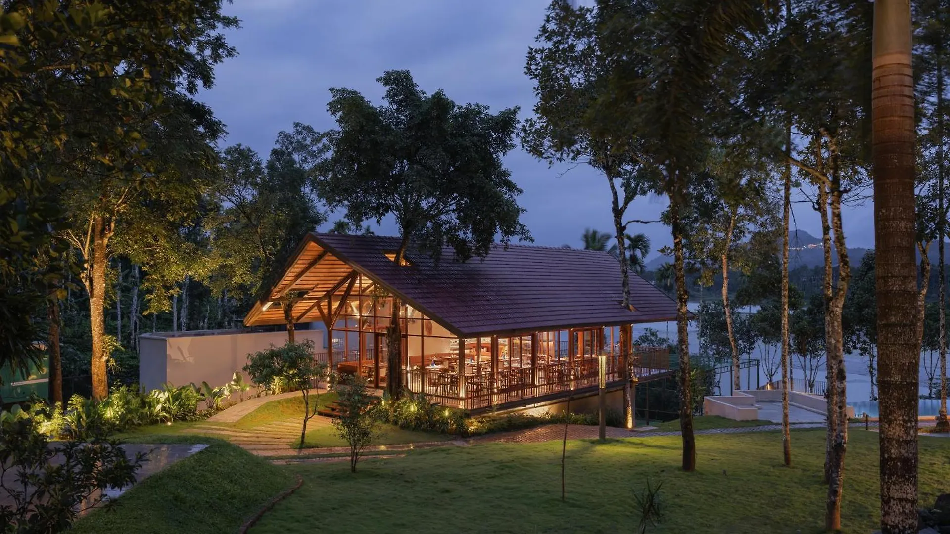 Sterling Lontano Waterfront Wayanad Hotel Meppadi 5*,