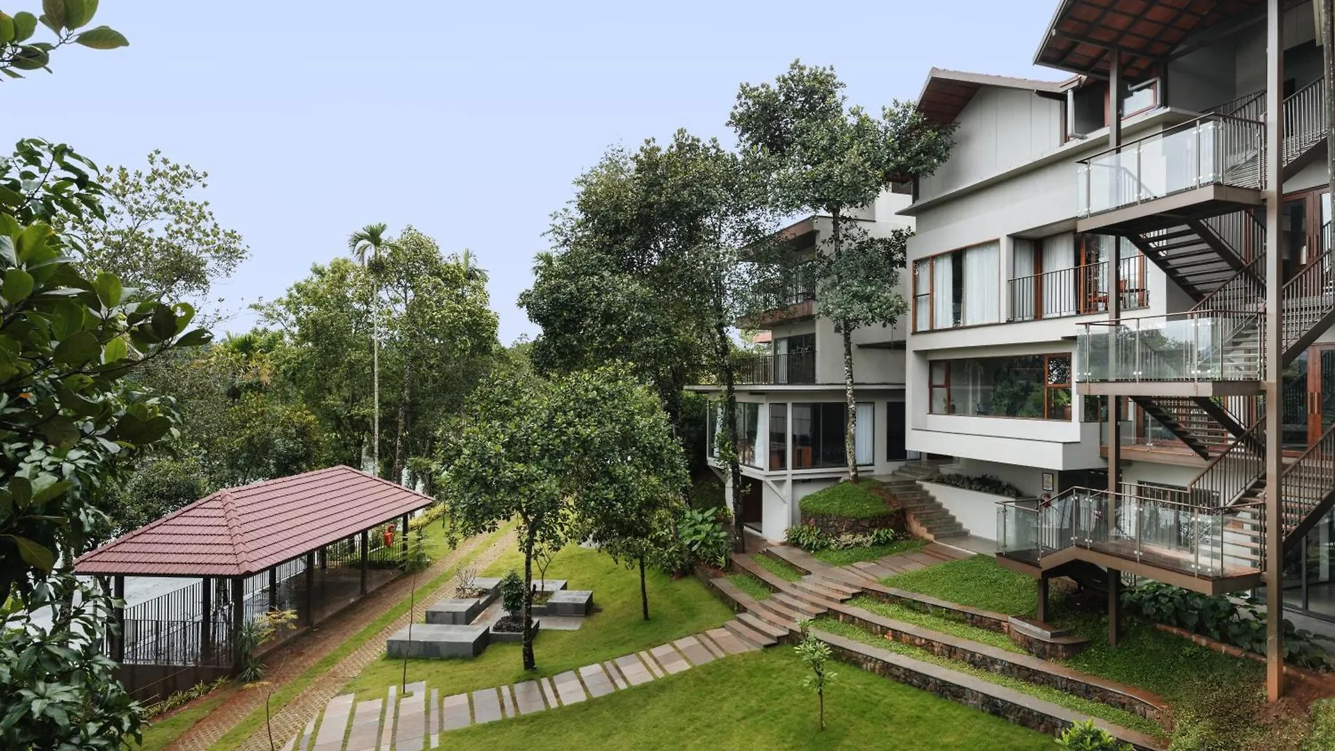 Sterling Lontano Waterfront Wayanad Hotel Meppadi Resort