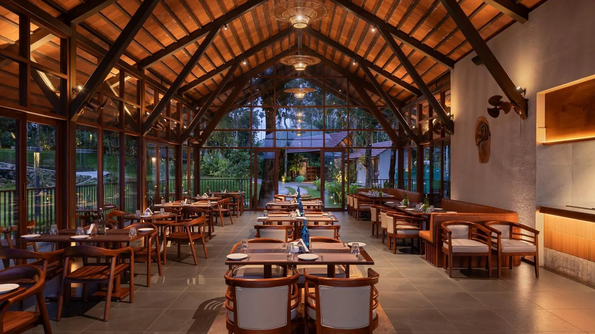 Sterling Lontano Waterfront Wayanad Hotel Meppadi