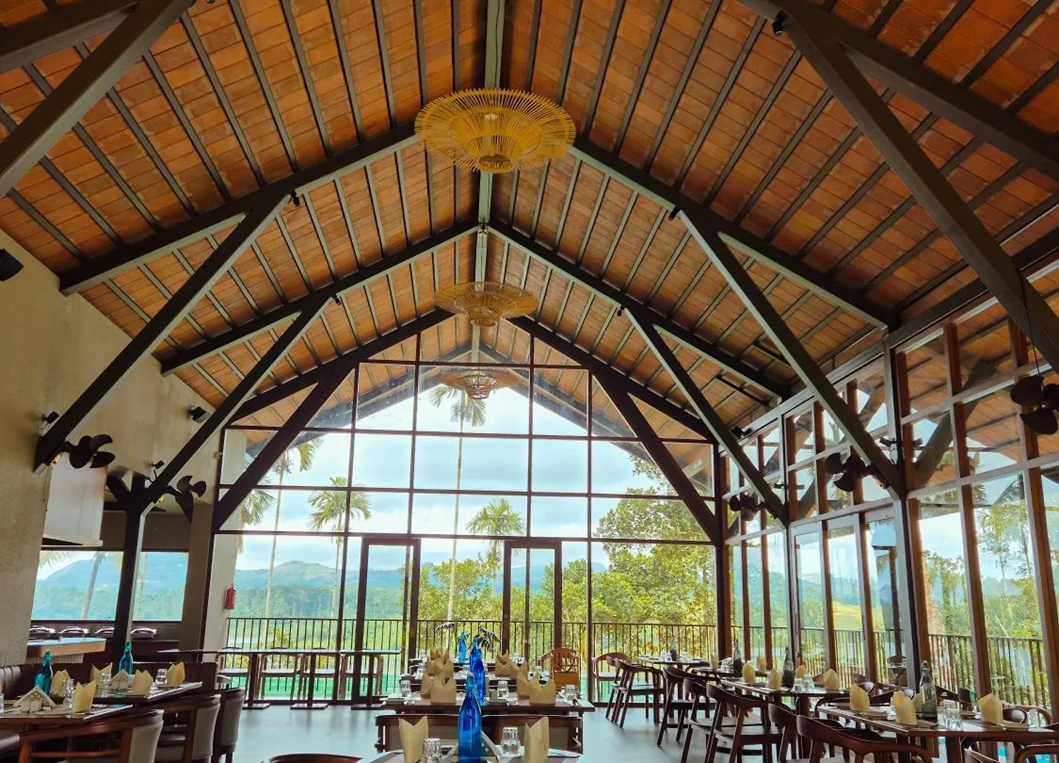 Sterling Lontano Waterfront Wayanad Hotel Meppadi Resort