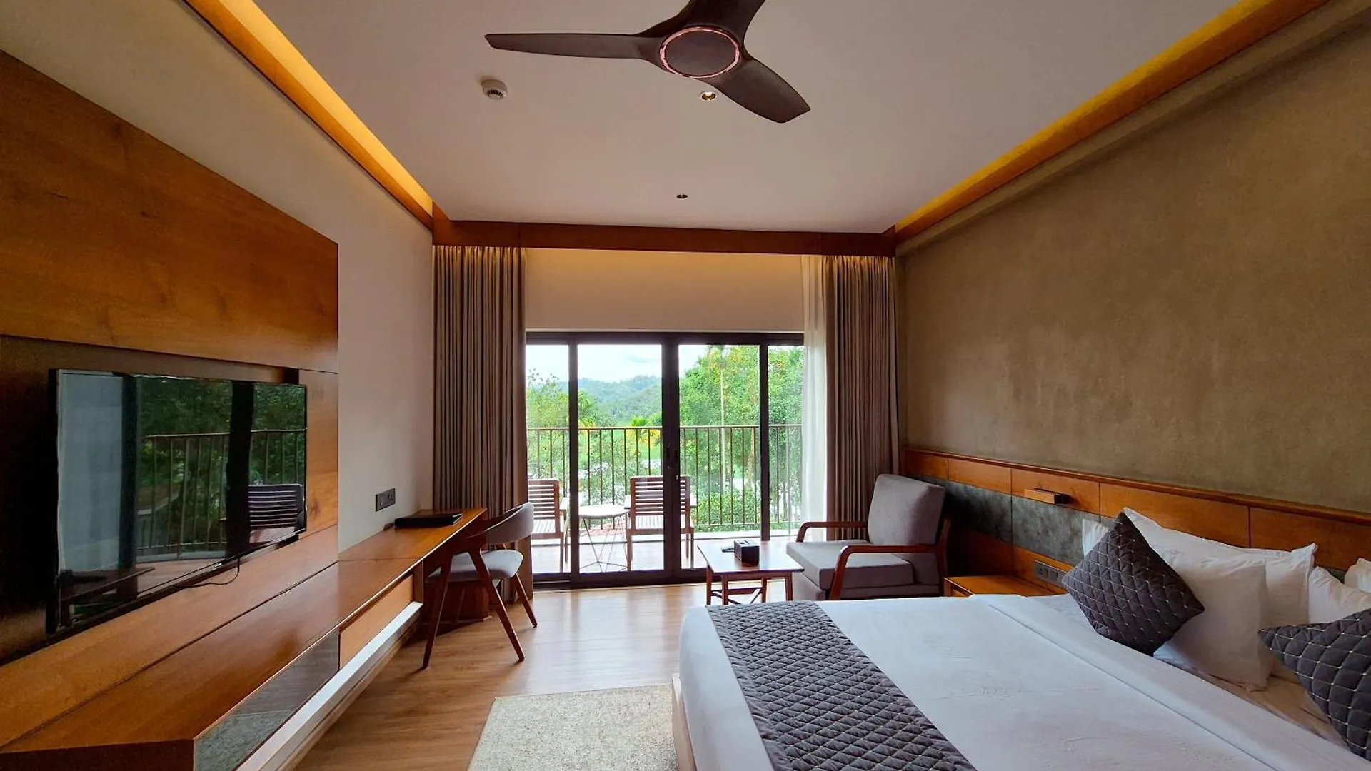 Sterling Lontano Waterfront Wayanad Hotel Meppadi Resort
